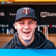 Shawn Smeltzer's Instagram, Twitter & Facebook