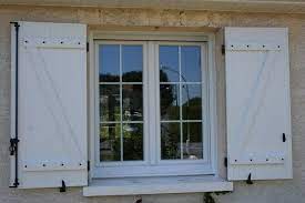 Depuis plus de 45 ans, sous l'impulsion d'henri janneau, le petit atelier d'artisan est devenu un acteur majeur de la menuiserie. Fenetre Pvc Avec Pour Decoration Les Petits Bois Fenetre Pvc Decoration Et Pvc