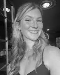 meet your stylist: hailey rae🎀 specialty- blonding & haircuts 💇🏼‍♀️  sign- cancer ♋️ hobbies- going to the beach 🏖️ & hanging out with my  friends & dog:) 🐕 favorite drink- coke or