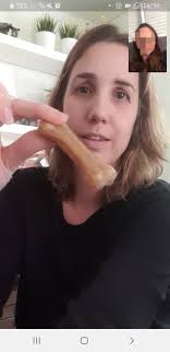 הכלב שיגע אתכם? פלא? גם הוא מתחרפן לפעמים... תנו לו משהו טעים לכרסם, ולא,  אל תתנו לו צ'ופרים