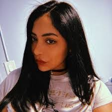 Daisy Pineiro's Instagram, Twitter & Facebook