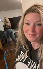 I'm single looking for a partner I know that I'm an older woman, and maybe  I'm not as attractive as I used to be, but if anyone wants to meet me that