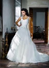 Cette liane persistante des forêts tropicales aux effluves envoûtantes se cultive en intérieur sous nos latitudes. 13 Meilleures Idees Sur Robe Chez Morelle Robe Morelle Mariage Robe De Mariee