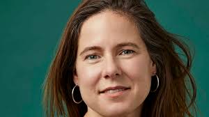 Anna Sales's Instagram, Twitter & Facebook