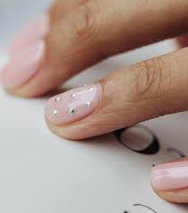 Christmas Nails Are Probably Our Favourite Kind Of Nail Art From Understated To Ott We Ve Got All The Christmas Neutral Nail Art Festival Nails Luxury Nails