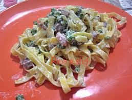 Gobbetti con panna pancetta e piselli. Tagliatelle Con Pancetta Croccante E Piselli Ricci E Sfizi