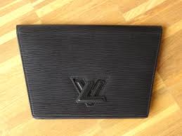 「"leave a reply" louis vuitton graffiti bag」的圖片搜尋結果