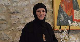 Preacuvioasa maică parascheva (cazacu), stareța sfintei mănăstiri „cuvioasa parascheva, hâncu, la popas aniversar. Maica Siluana Ce Se IntamplÄ Cu Femeile Care PoartÄ Pantaloni Ortodoxia Me