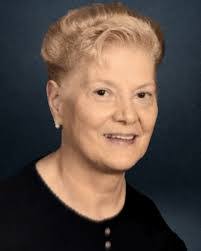 Ellen Moyer's Instagram, Twitter & Facebook