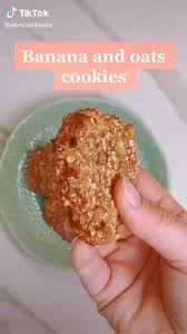Selain menyehatkan, banana almond oat porridge juga bisa. Easy Banana Oatmeal Cookies Recipe Food Tiktok Video Food Videos Desserts Healthy Snacks Recipes Fun Baking Recipes
