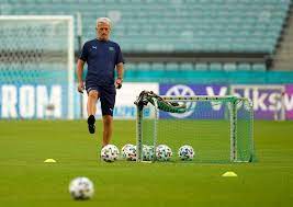 Vor spielbeginnbei den eidgenossen sieht trainer vladimir petkovic nach dem 3:1 zum gruppenabschluss gegen die türkei keinen anlass für personelle veränderungen. Schweiz Trainer Vladimir Petkovic Fordert Mehr Einsatz Uber 100 Prozent Geben Gmx Ch