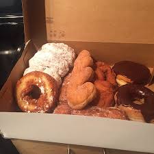 They have really good tasting sandwiches too that even kids would love to try out. Country Style Donuts Richmond Restaurant Bewertungen Telefonnummer Fotos Tripadvisor