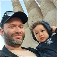 20+ perfiles de «Freddy Gallardo»