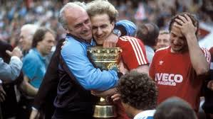 After their collusion to eliminate algeria, karl heinz rummenigge and west germany went on to reach the final of the 1982 world cup. Karl Heinz Rummenigge Der Gentleman Des Fc Bayern Ist 60 Fc Bayern Munchen Bundesliga Fussball Sport Themen Br De