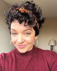 Curly Girl On Instagram Another Short Curly Hair Win Headscarves Naturallycurly Curly Hair Styles Curly Pixie Hairstyles Short Curly Haircuts