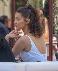 Pin By Daniela Urdaneta On Bella Hadid Looks Bella Hadid Hair Short Hair Styles Hairstyle