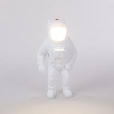 Although the term is generally reserved for professional space travelers, it is sometimes applied to anyone who travels into space, including scientists, politicians. Dekoleuchte Astronaut Seletti Hotel Ultra