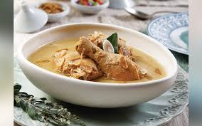Cara memasak opor ayam memang berbeda dengan ayam kremes bu suharti. Resep Opor Ayam