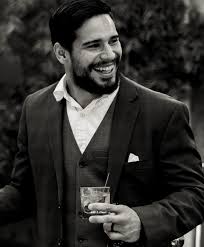 De volledige show por dios van javier guzman. Get Your Shawtout From Javier Guzman