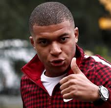 Kylian is a sponsor of the 'premiers de cordée' association. Paris St Germain Mbappe Erklart Traumleben Mit Unanstandigen Gagen Welt