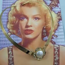 Antique, vintage, designer costume jewelry, fine precious Jewellery.