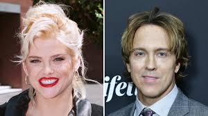 Anna Nicole Smith's Ex Larry Birkhead Slams New Netflix Documentary About  Late Model