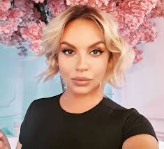 „acolo am fost găzduiți de o femeie sărmană. Cv Eliza Natanticu Cine Este Cu AdevÄƒrat È™i Ce Profesie Are SoÈ›ia Lui Cosmin Natanticu Kfetele