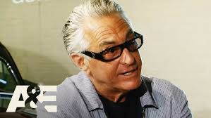 Storage Wars: New York: Tad and Chris Dig Through Their Purchases