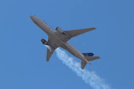 However, as the 777 climbed through 13,000 feet it suffered issues with its right engine. Nke0qbke40jq2m
