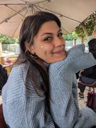 Erin Prete's Instagram, Twitter & Facebook