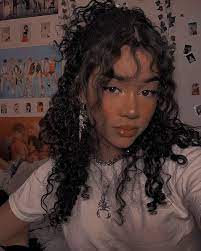 Pin By Zaynab On Women Curly Girl Hairstyles Curly Hair Inspiration Cute Curly Hairstyles