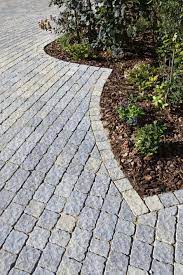 pave catalan finition martele teinte titane amenagement exterieur exterieur allee de jardin
