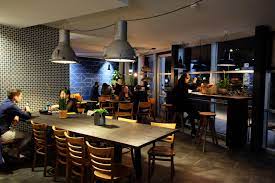2021.07.15 nikkei style u22 『校長ブログ』に学校長の特集記事が掲載されました; Foodetective Momotaro Tavern