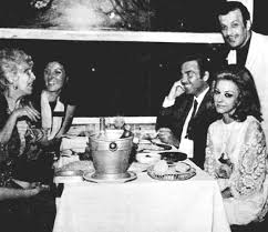 118 Begenme 2 Yorum Instagram Da Nostalji Tozlu Fotograflar Muallasurer Gulsenisik Ayhanisik Sadrialisik Colpanilhan In 2020 Cafe Art Nostalgia Film