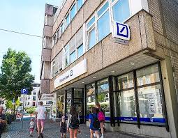 Die tägliche öffnungszeit beträgt 18 stunden. Nagold Deutsche Bank Schliesst Nagold Filiale Nagold Umgebung Schwarzwalder Bote