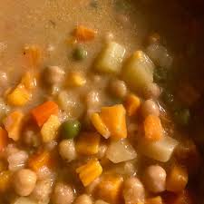 Weisse Erbsensuppe Mit Kichererbsen Veganer Eintopf Super Kostlich Rezept In 2020 Erbsen Suppe Erbsensuppe Veganer Eintopf