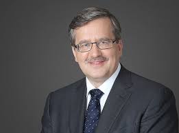 Komorowski served as minister of defence from 2000 to 2001. Datei Bronislaw Komorowski Official Photo Jpg Wikipedia