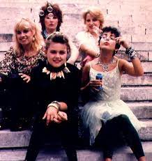 The Go Gos The First All Female Band To Write Their Own Song And Play Their Own Instruments To Top The Billboard Album Chart Girl Bands Belinda Carlisle Music