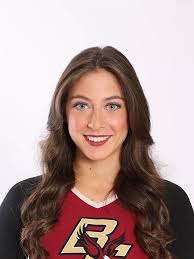 Julia Pesce's Instagram, Twitter & Facebook