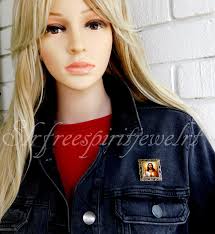 Jesus Heart Pin, , Sacred Heart of Jesus, Christ, Christian Jewelry,  Catholic Jewelry, Religion, Faith, Religious Jewelry, Gift for Women