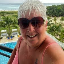 Mary Hennon's Instagram, Twitter & Facebook