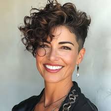 Nellie Carrillo (nellypoo415)