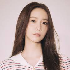 YOONA: álbumes, canciones y conciertos