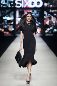 Lương y võ hoàng yên liên túc nhắc nhở các nhóm cộng sự phải sống tốt đời. Vo Hoang Yáº¿n Sáº£i BÆ°á»›c Tháº§n Thai Táº¡i Fashion Show Lá»›n Nháº¥t NÄƒm Tháº¿ Giá»›i Giáº£i Tri