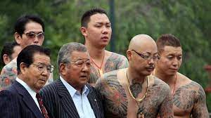 Mereka semua berdiri mengepung tempat makan kami, sergah dan langgar semua tetamu yang hadir. Ini 13 Gangster Diseluruh Dunia Yang Paling Ditakuti Dan Sangat Berbahaya Tribun Manado
