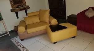 كنب جلد اصفر