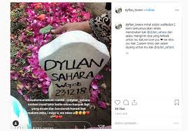 Dalam postingan terbarunya, ifan mengunggah video saat dirinya dan citra di makam dylan sahara. Hampir 6 Bulan Meninggal Dunia Beginilah Kondisi Makam Dylan Sahara Halaman 6 Planet Merdeka