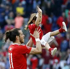 Tiger woods of the united states celebrates after sinking. Wales Fussball Nationalmannschaft Welt