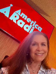 Tarde de viernes con “De regreso con Camilo”. Informativa y divertida y con  información de nuestro trabajo en el Nicklaus Children's Hospital. Feliz  viernes y mil gracias Camilo 😉