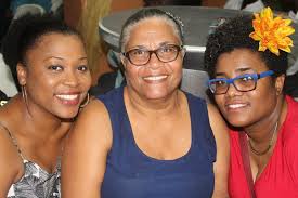 De Gauche A Droite Natacha Blanc Emilia Giordani Girovna Brice Depensent Depuis Des Annees Leurs Forces Leur Argent Leur Michaelle Jean Haiti Celebrities